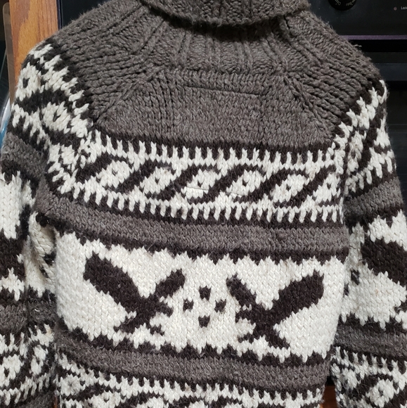 American Eagle Sweater - Picture 2 of 7